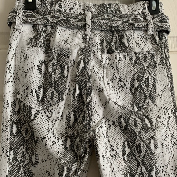 Akira Women’s Snake Print Belted Long Pants Size 5 - Picture 12 of 16